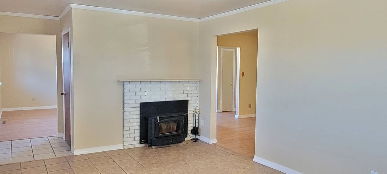 2909 Hockenhull Ave - Photo 3 of 18
