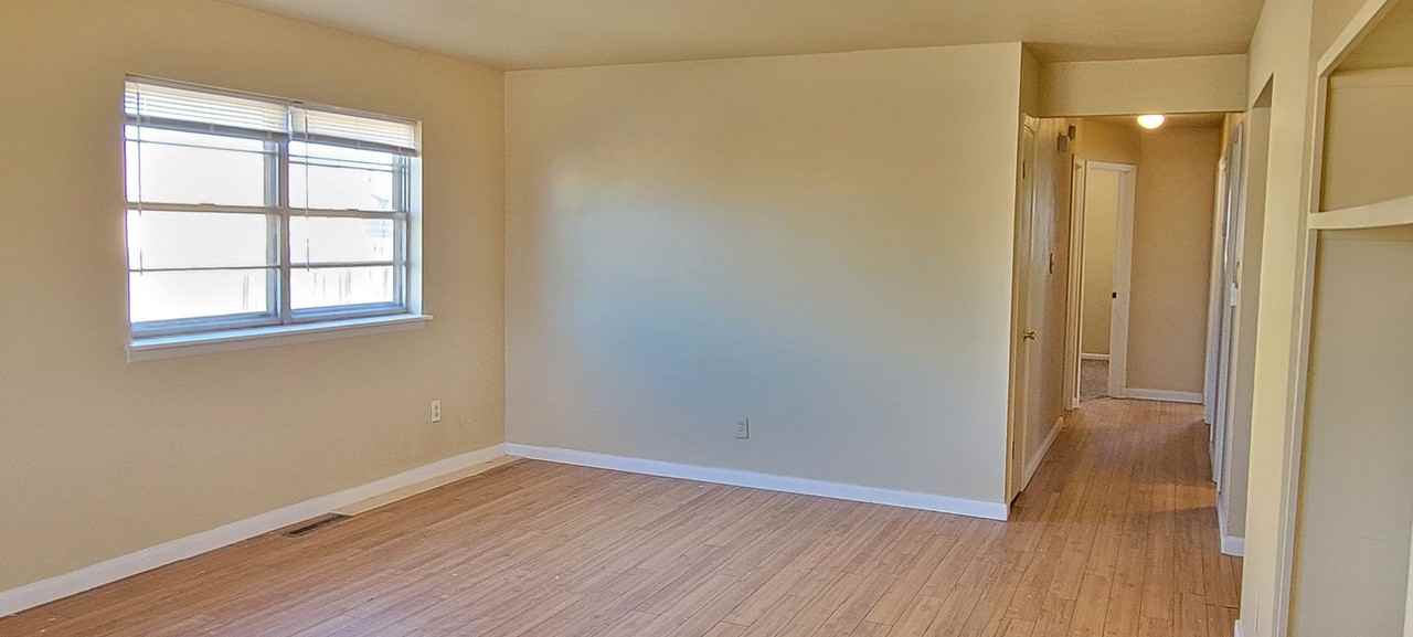2909 Hockenhull Ave - Photo 4 of 18
