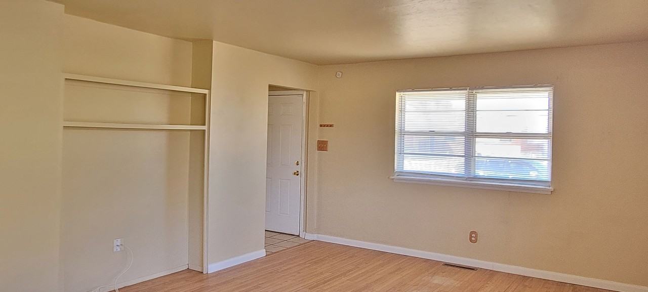 2909 Hockenhull Ave - Photo 6 of 18