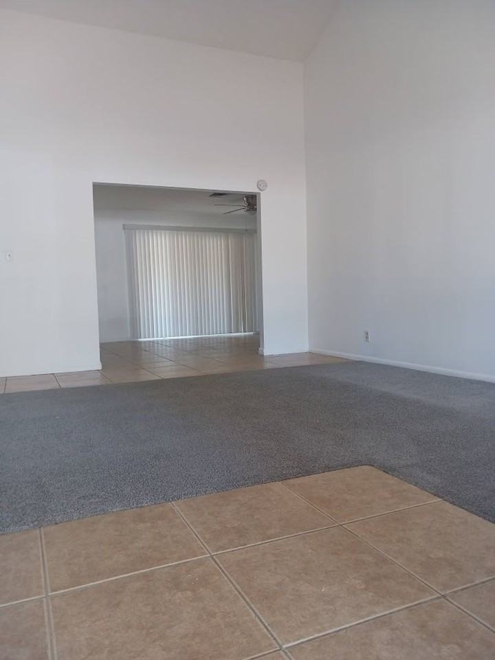 1059 W Lindner Ave - Photo 2 of 28