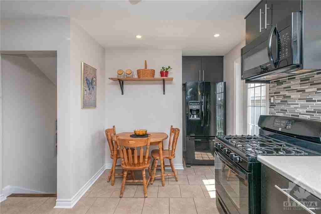 460 Hardy Avenue - Photo 3 of 10