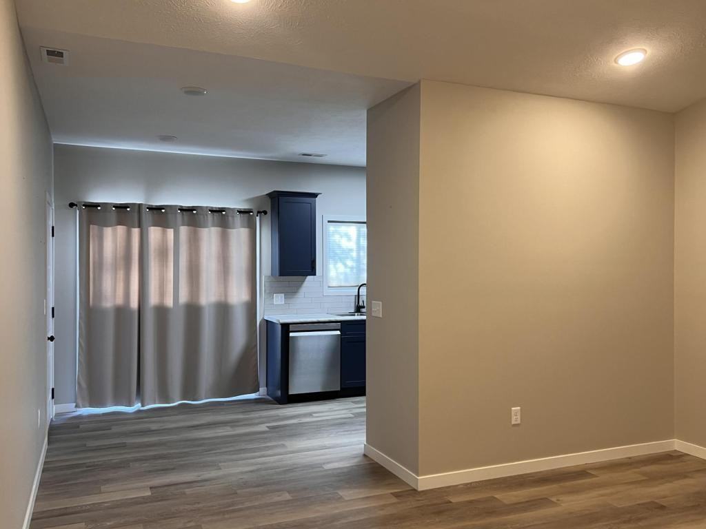 356 21st Ave - Photo 6 of 24