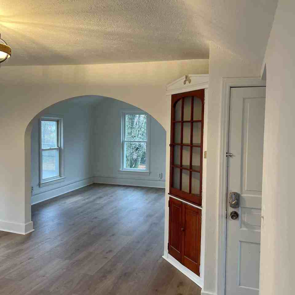 85 S West St - Photo 3 of 15