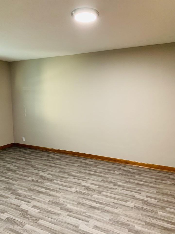 115 E Whittingham St - Photo 2 of 30