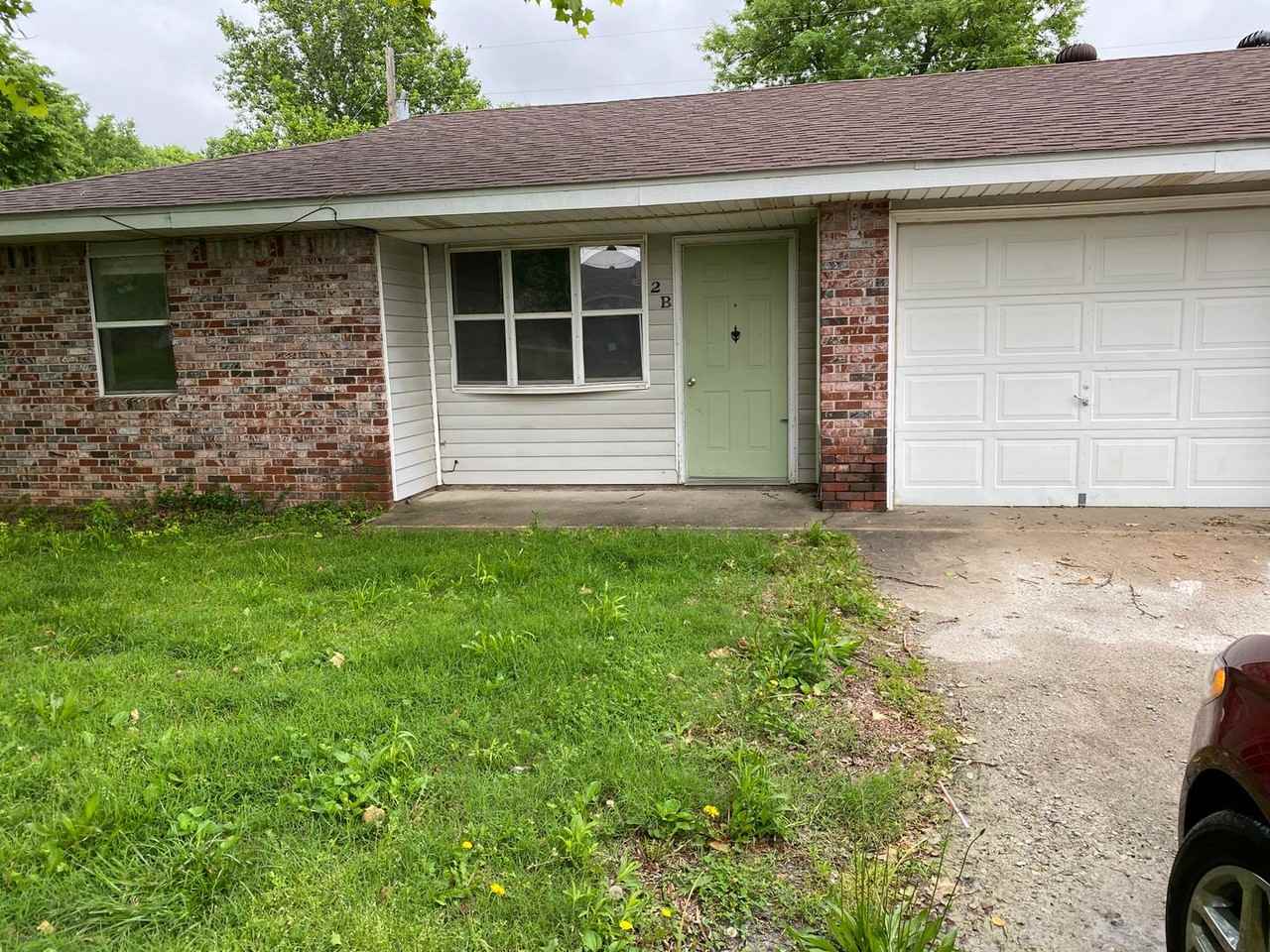 Shadow Lane Duplexes Apartments 8432 S Shadow Ln, Carthage, MO 64836