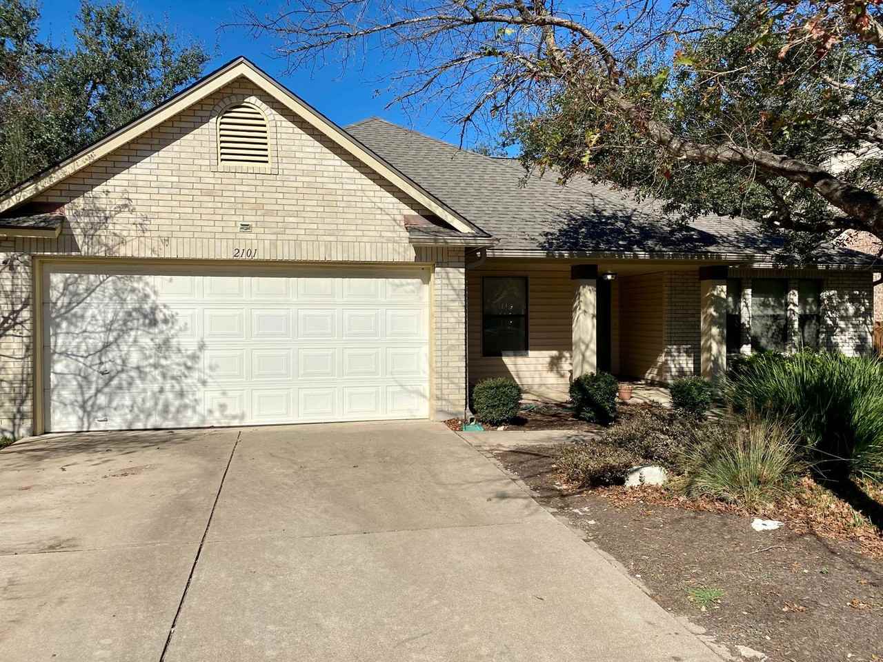 2101 Jasper Ln - Photo 2 of 32