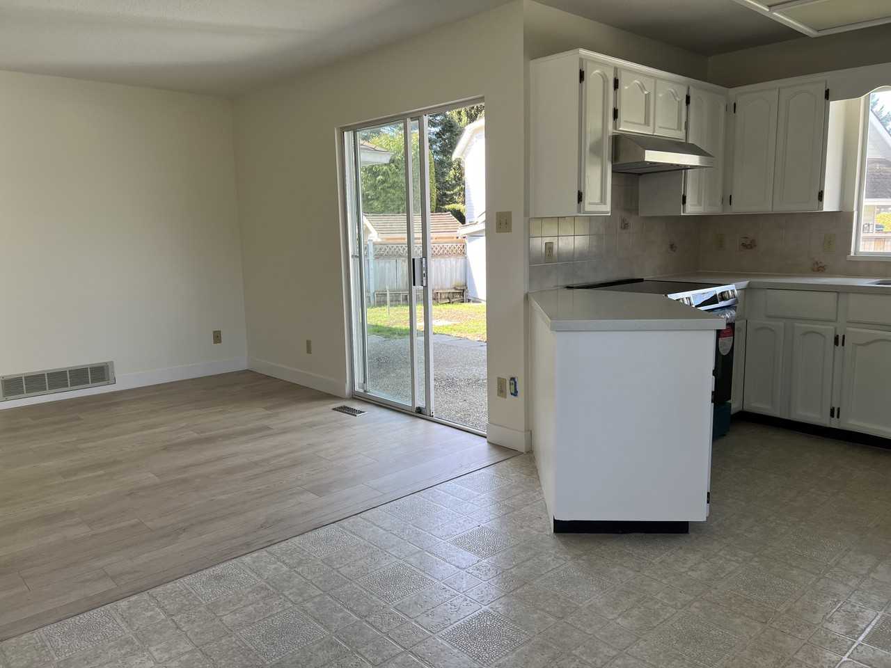 13043 Summerhill Crescent - Photo 2 of 9