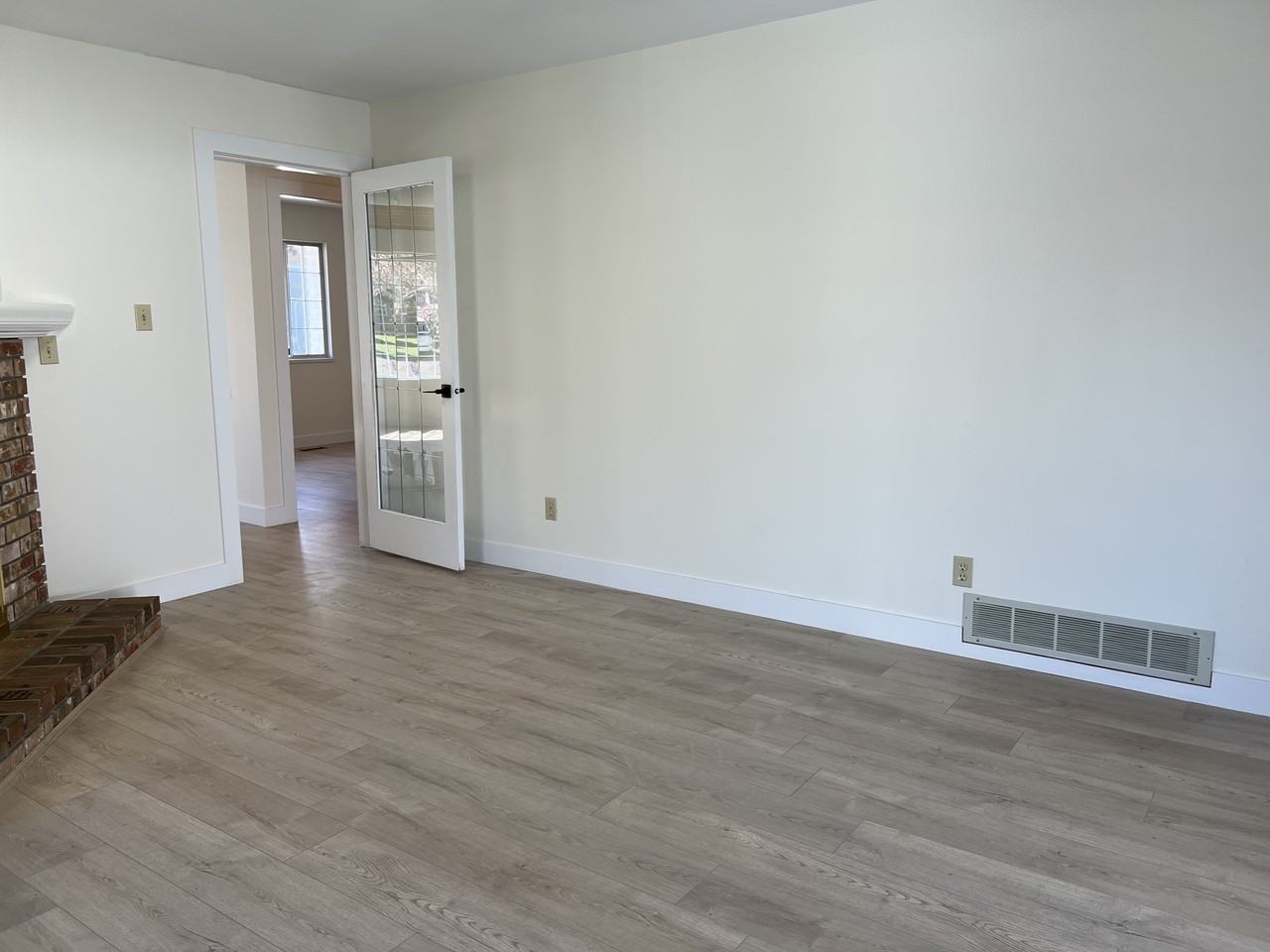 13043 Summerhill Crescent - Photo 3 of 9