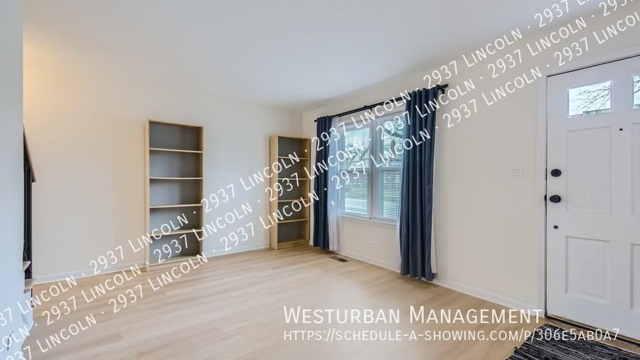 2937 Lincoln Ave - Photo 2 of 11