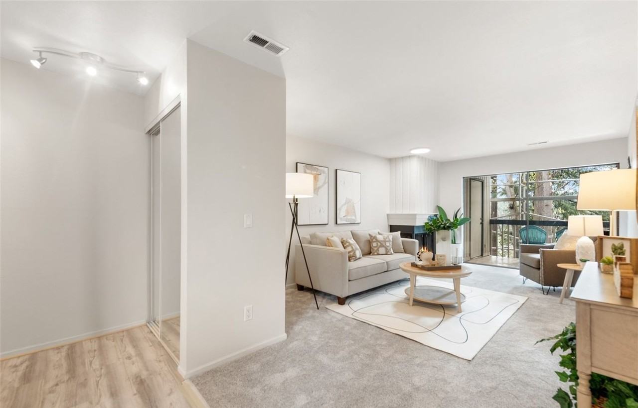 10819 Ne 37th Pl #221