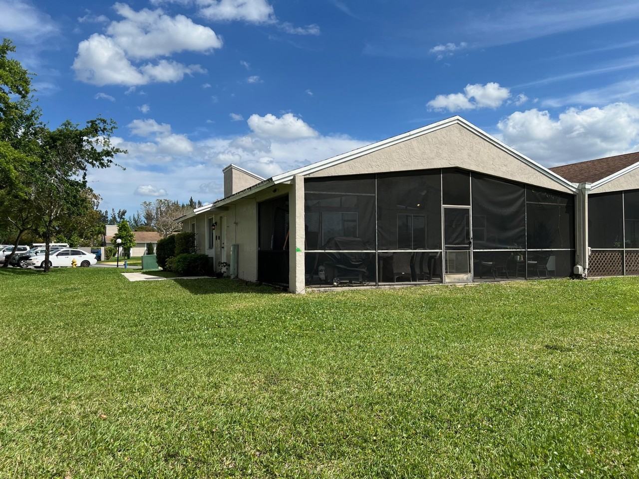 508 Woodgate Cir - Photo 2 of 23