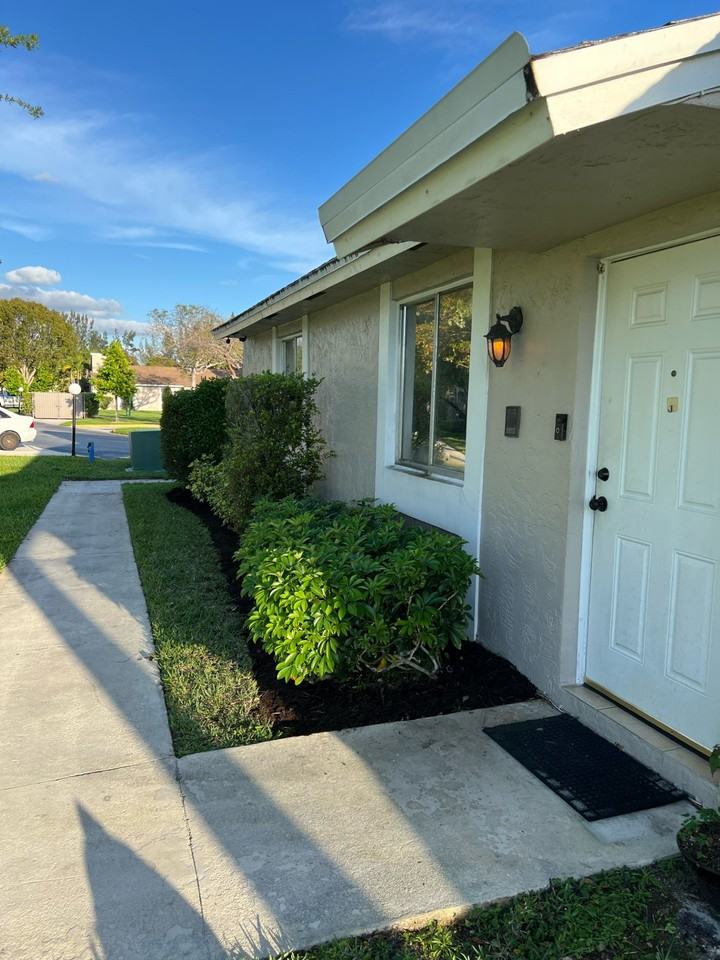 508 Woodgate Cir - Photo 3 of 23