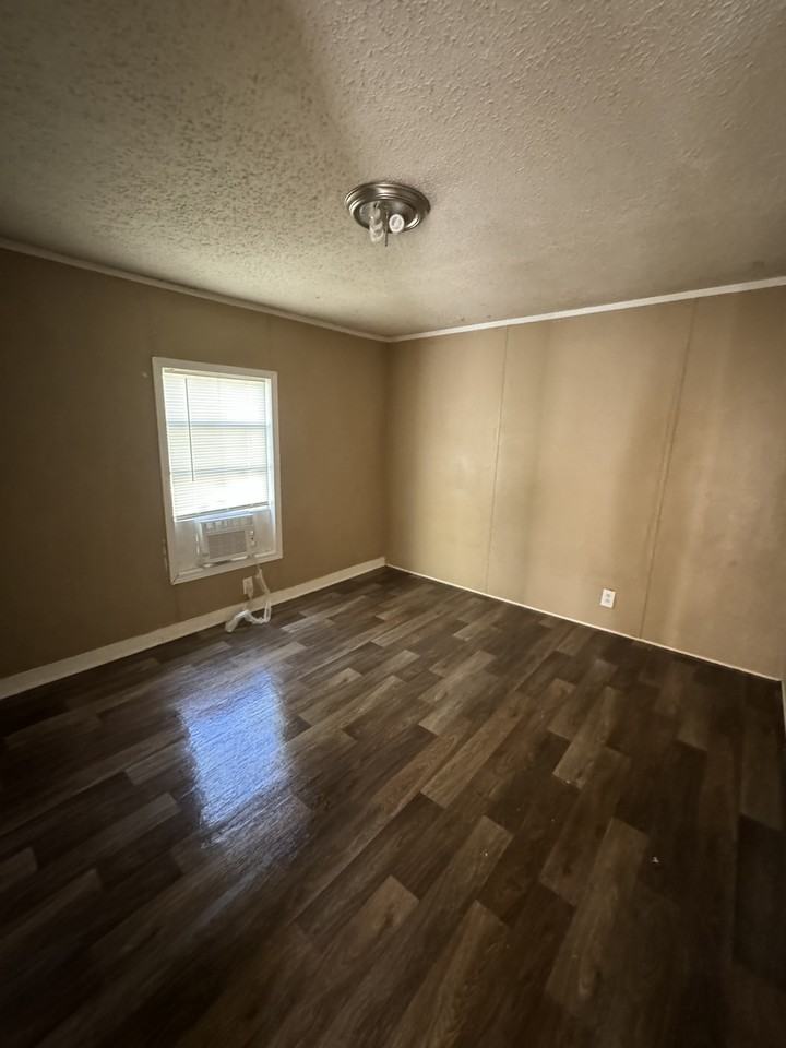 140 Lilac Dr #NA - Photo 2 of 5