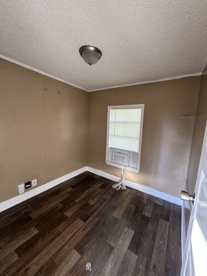 140 Lilac Dr #NA - Photo 3 of 5