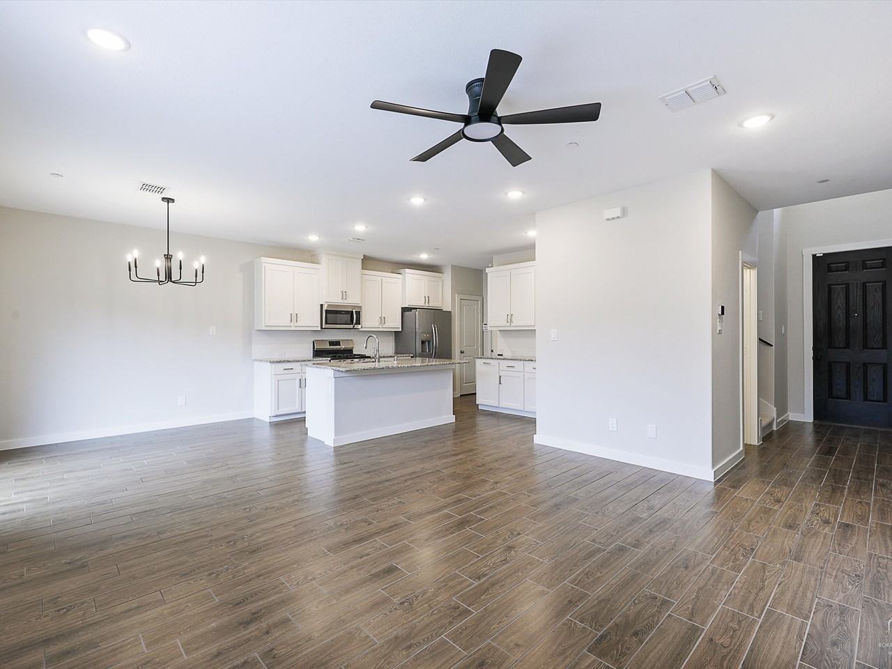 2729 Splendor Ln #2729 - Photo 4 of 28