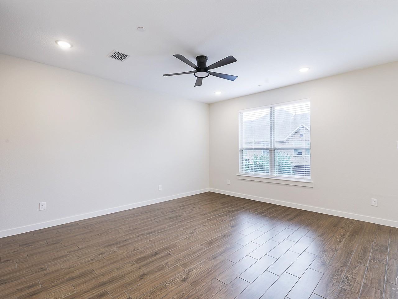 2729 Splendor Ln #2729 - Photo 6 of 28