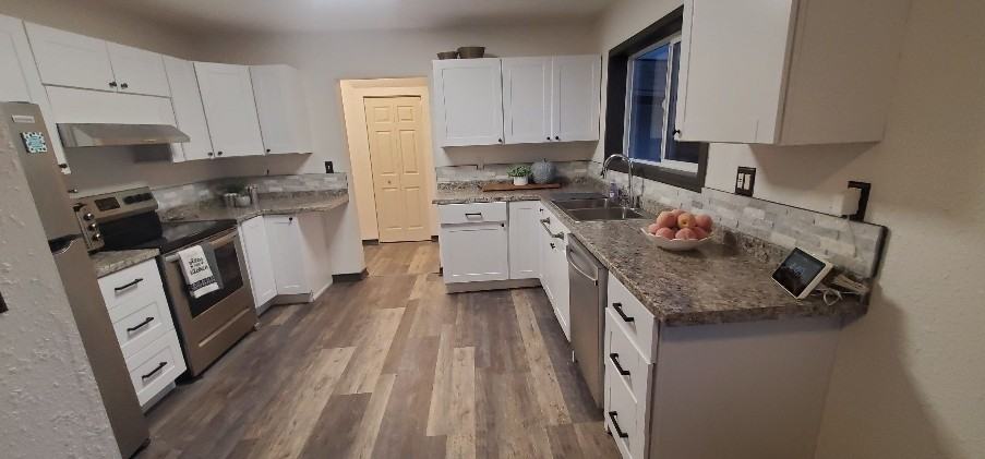 1501 West 1st Street - Photo 4 of 8