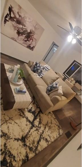 1501 West 1st Street - Photo 6 of 8