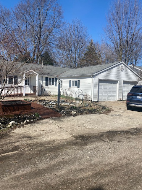 3549 Indiana Rd - Photo 2 of 20