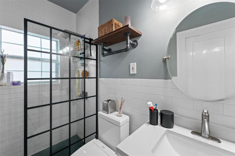 2408 White Oak Dr #3 - Photo 3 of 18