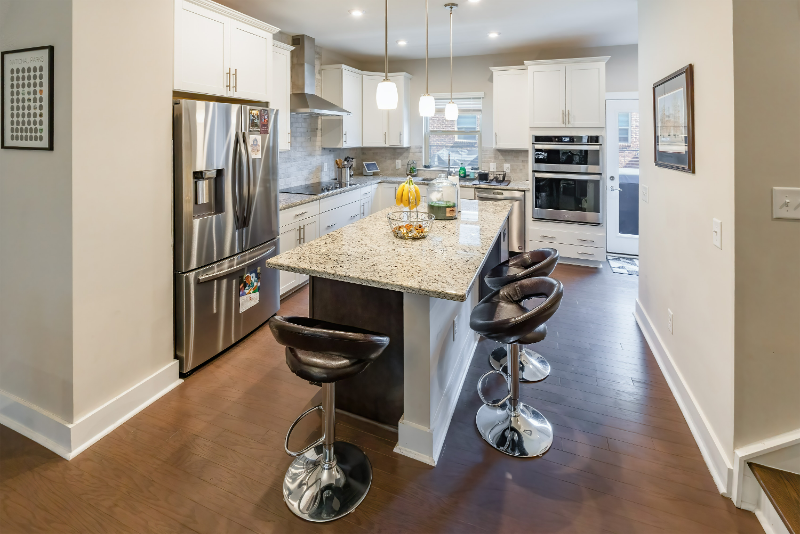 15040 New Amsterdam Ln - Photo 7 of 33