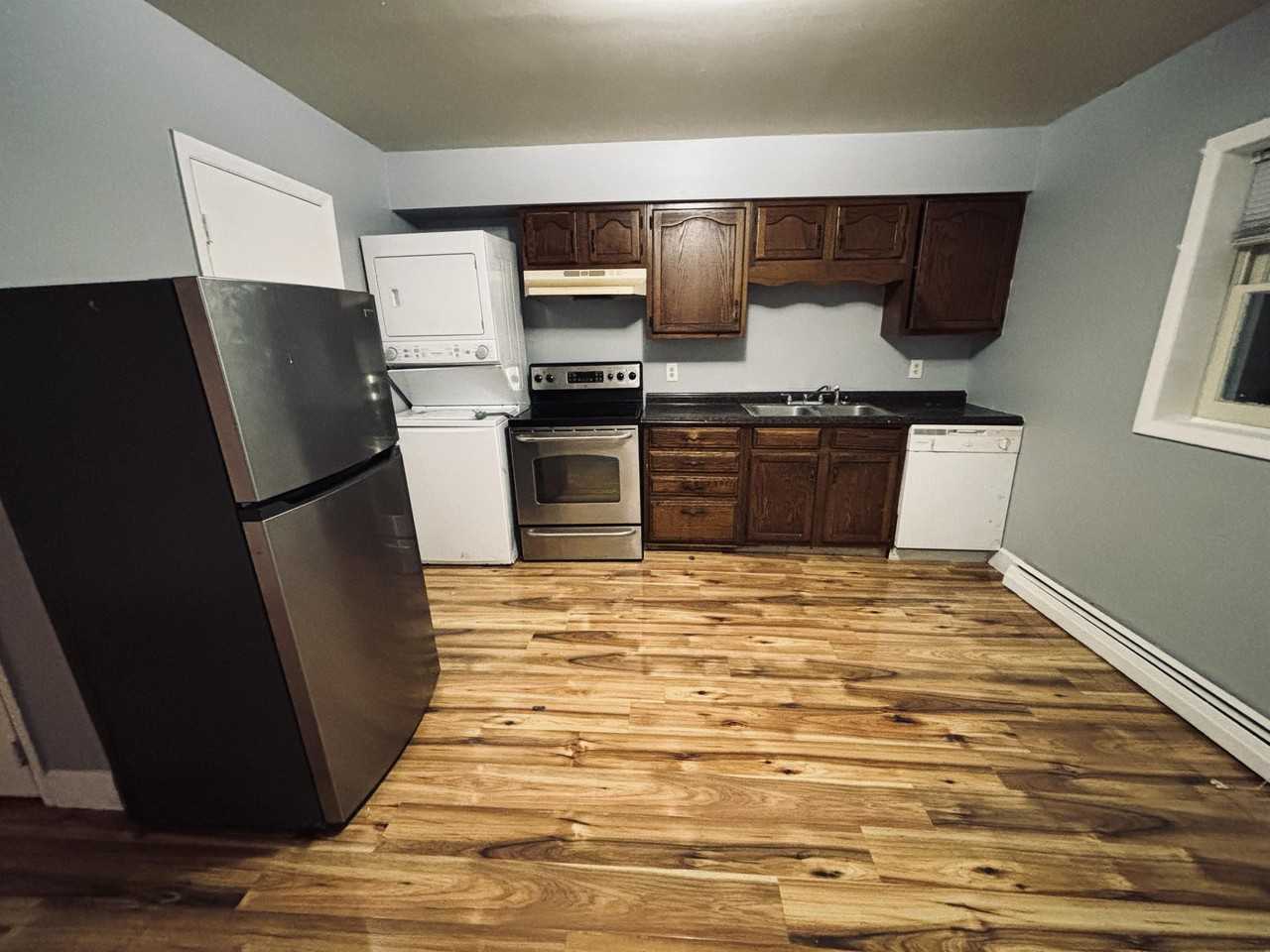 1098-1100 Broadway - Photo 7 of 10