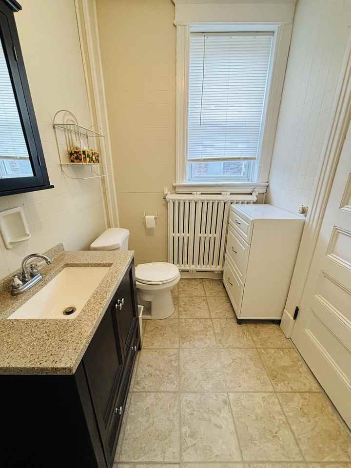 226 Jay Street - Photo 4 of 4