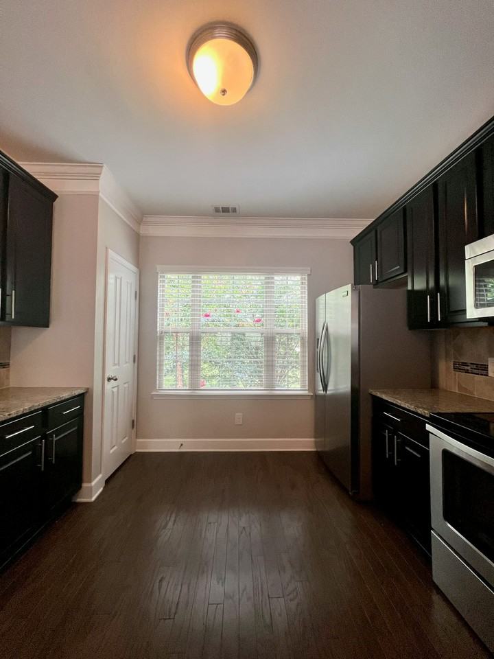 5541 Prada Drive - Photo 4 of 27
