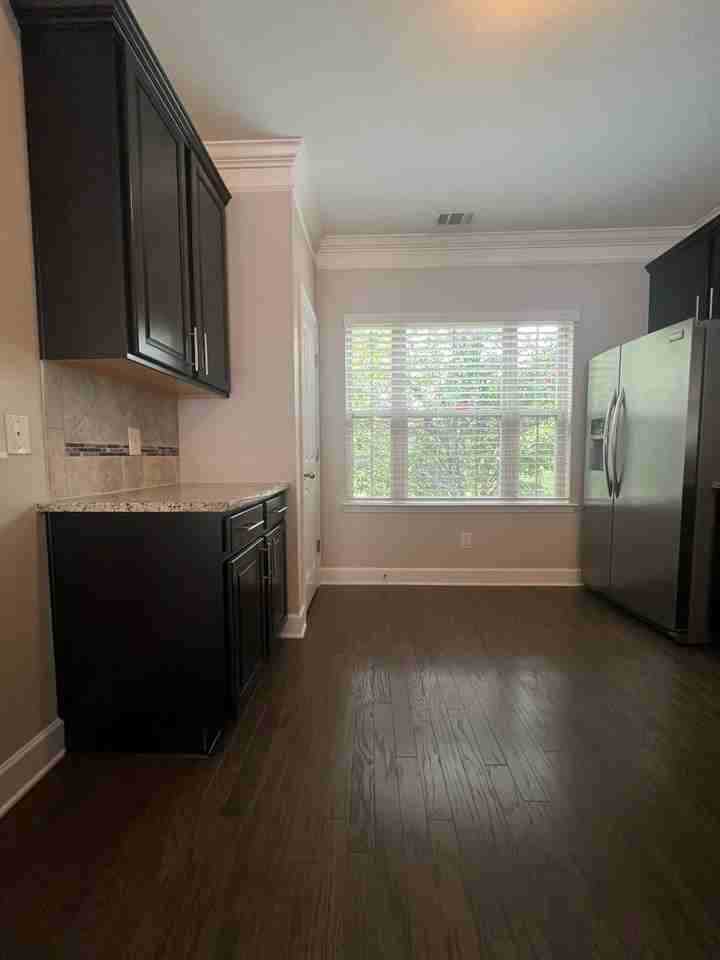 5541 Prada Drive - Photo 5 of 27