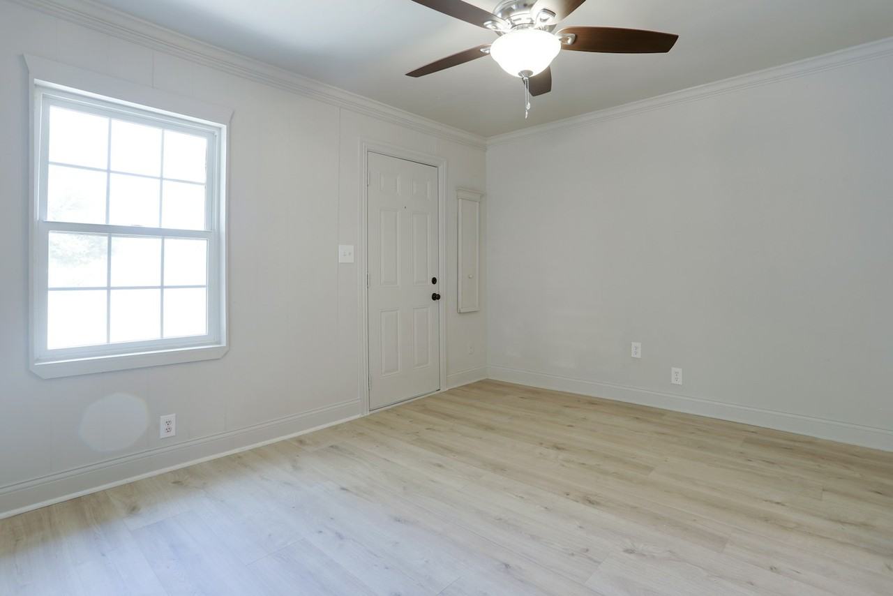 221 Porter Drive - Photo 7 of 19