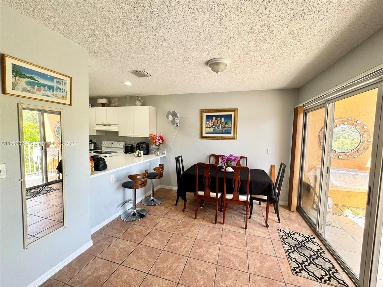 6225 Sw Kendale Lakes Cir #252 - Photo 2 of 8