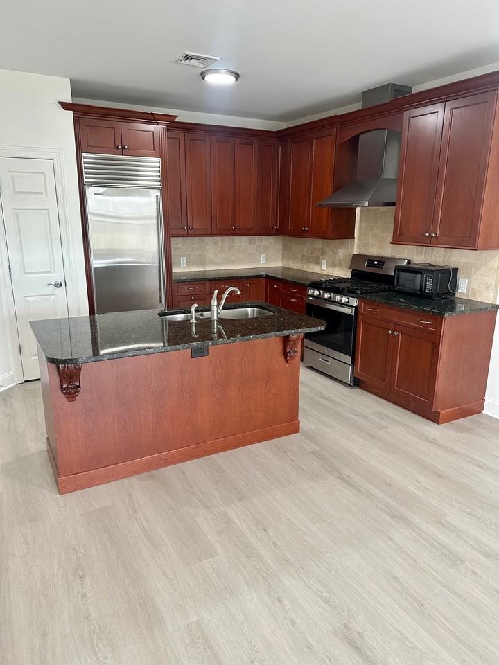 Park Ave #302 - Photo 3 of 8