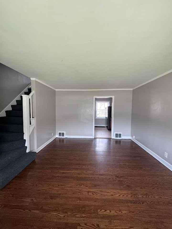722 E 106th St - Photo 2 of 10