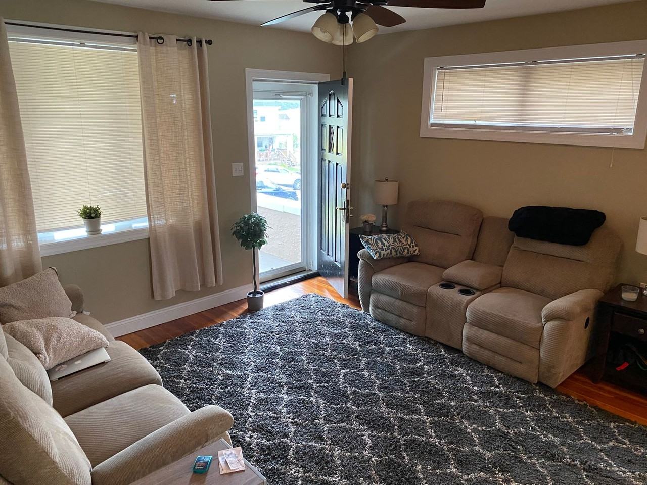 406 W 10th Ave - Photo 2 of 6