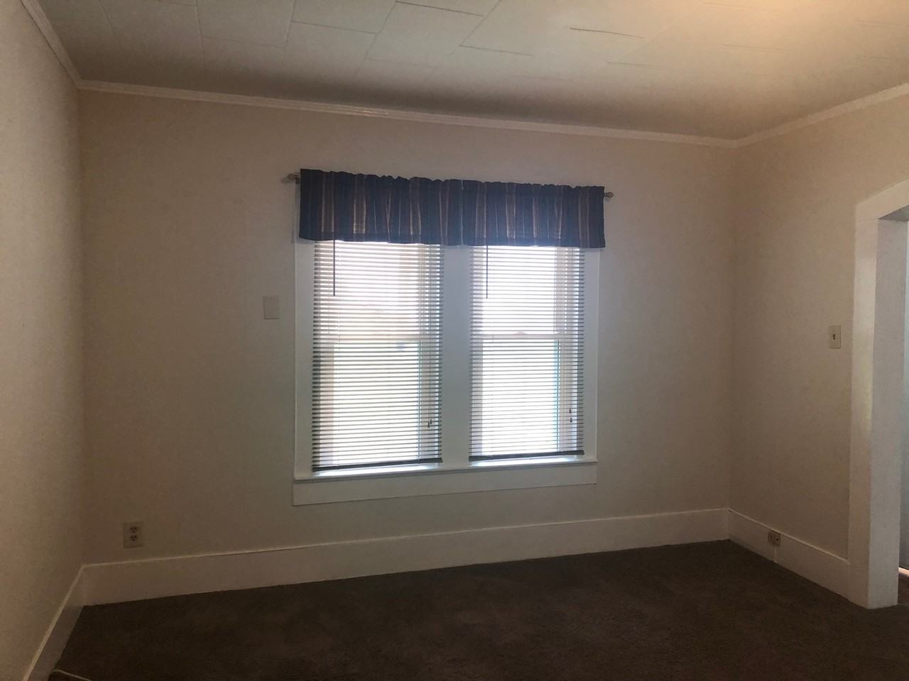 534 N 11th St - Photo 3 of 6