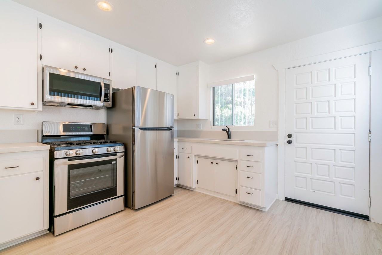 ferro - Photo 2 of 18