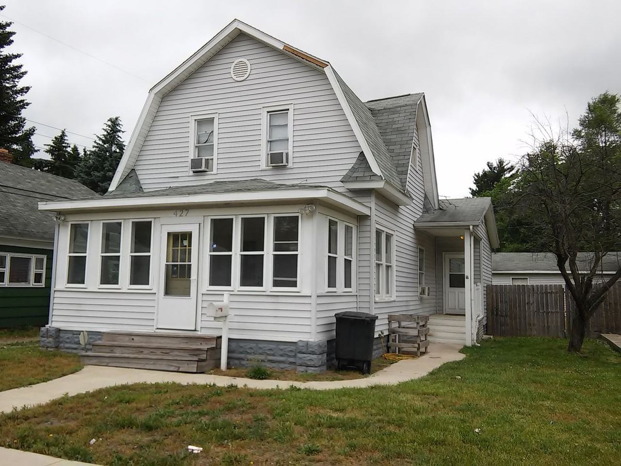 427 Howard St - Photo 2 of 35