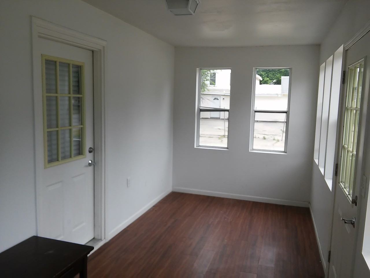 427 Howard St - Photo 5 of 34