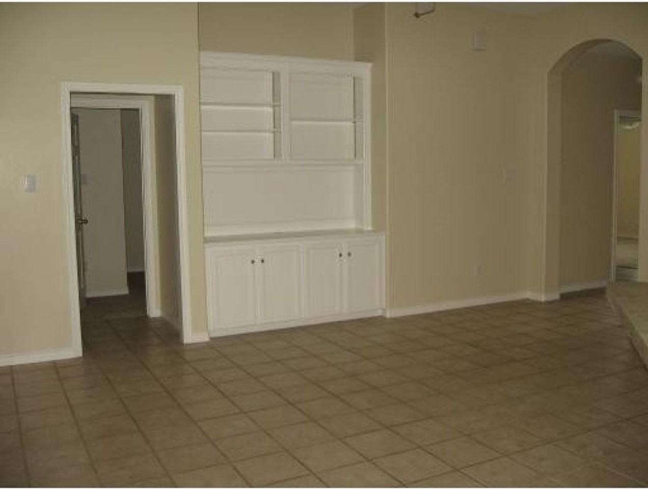 3202 Neuburg Ct - Photo 2 of 10