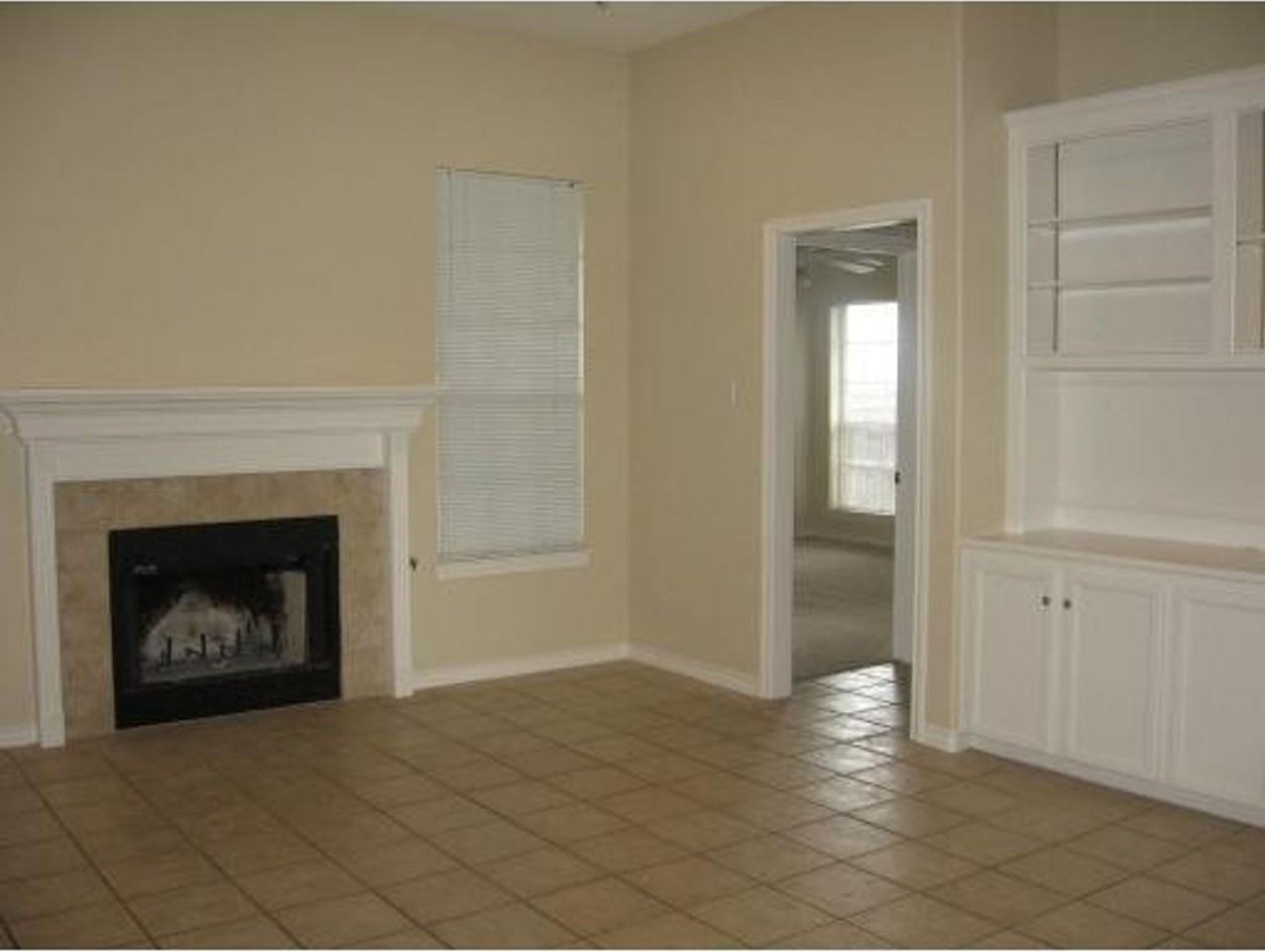 3202 Neuburg Ct - Photo 3 of 10