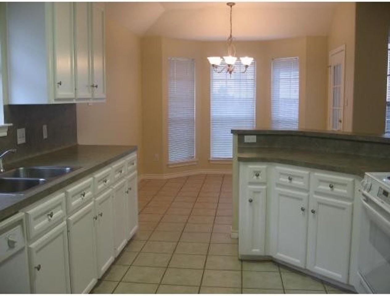 3202 Neuburg Ct - Photo 4 of 10