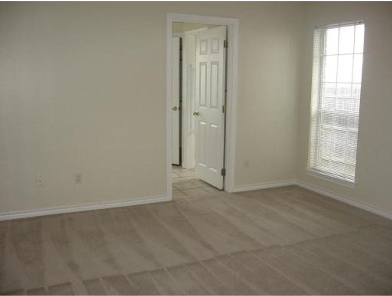 3202 Neuburg Ct - Photo 6 of 10