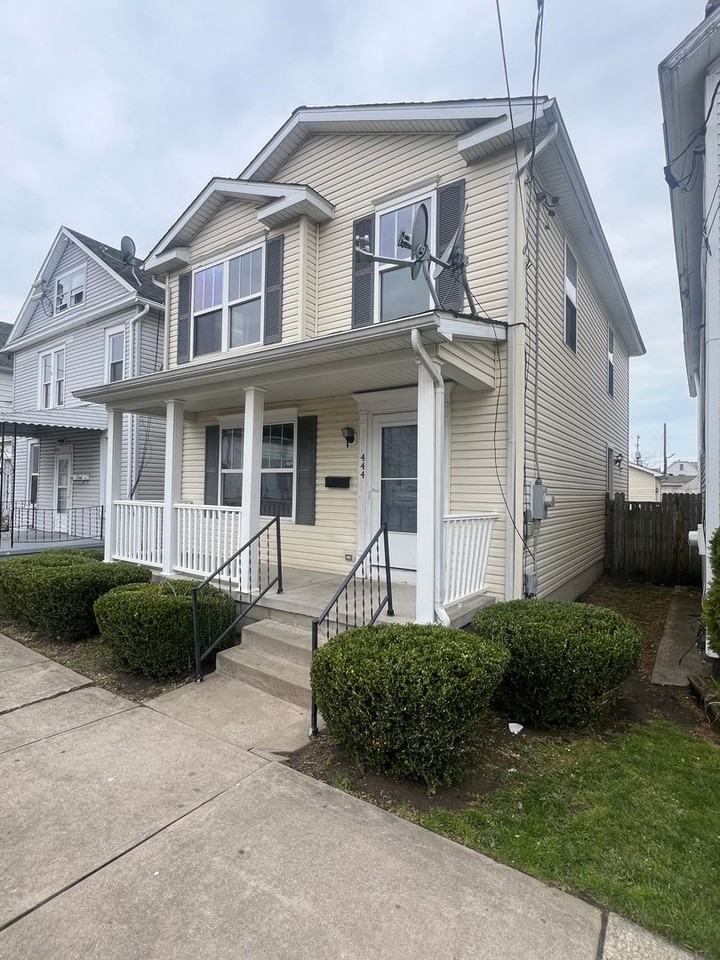 444 W 17th St - Photo 2 of 10