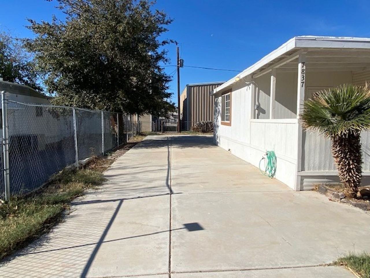 7837 S Mallard St - Photo 5 of 42