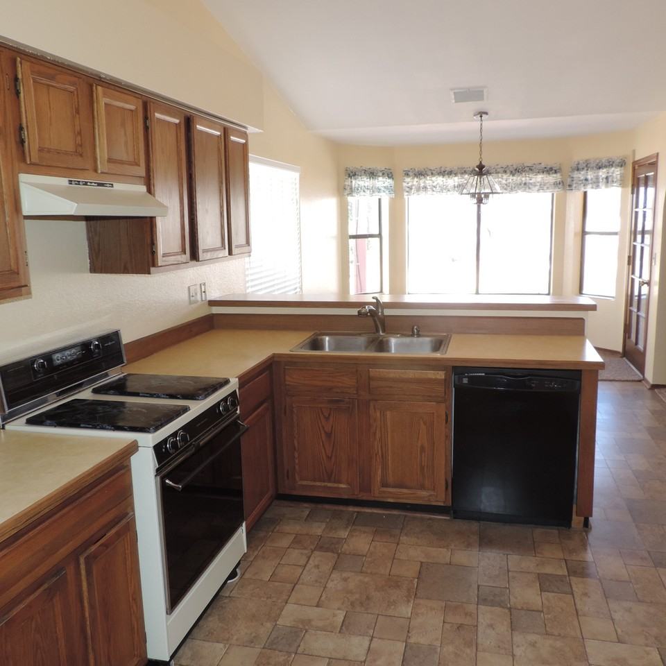 3125 Nichols Dr - Photo 4 of 22