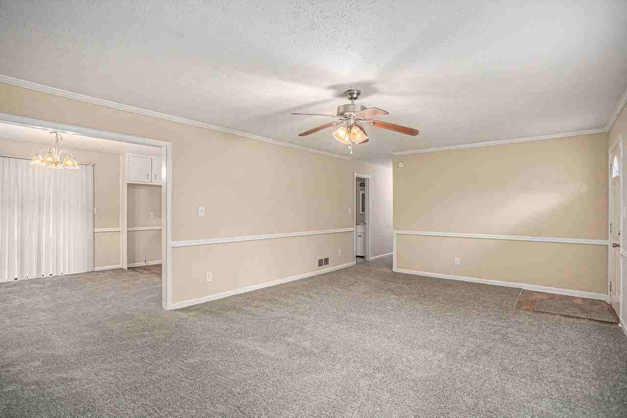 6276 Cathedral Ln - Photo 3 of 17