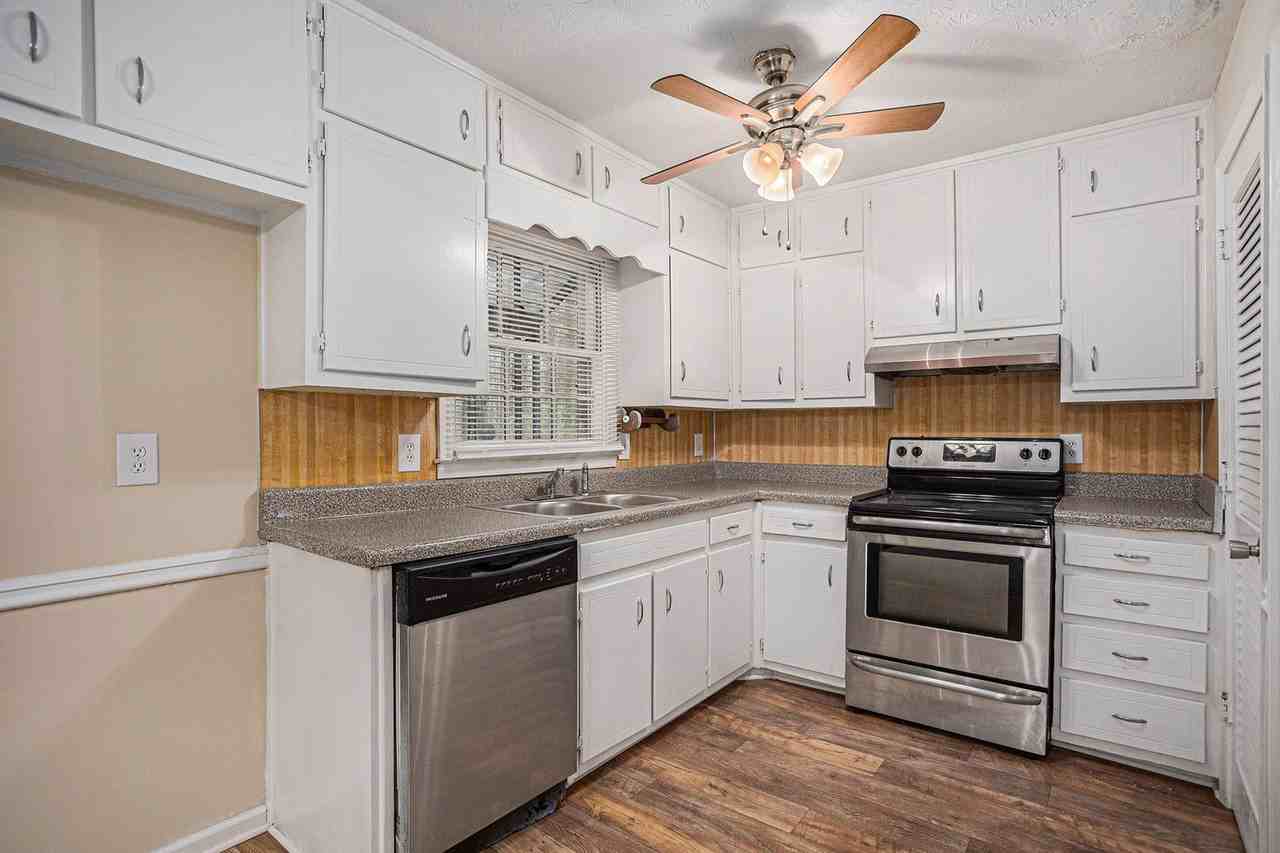 6276 Cathedral Ln - Photo 5 of 17
