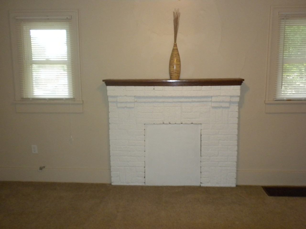 808 Mount Vernon Ave - Photo 2 of 12