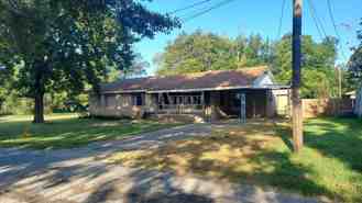 714 Lee St - Photo 1 of 1