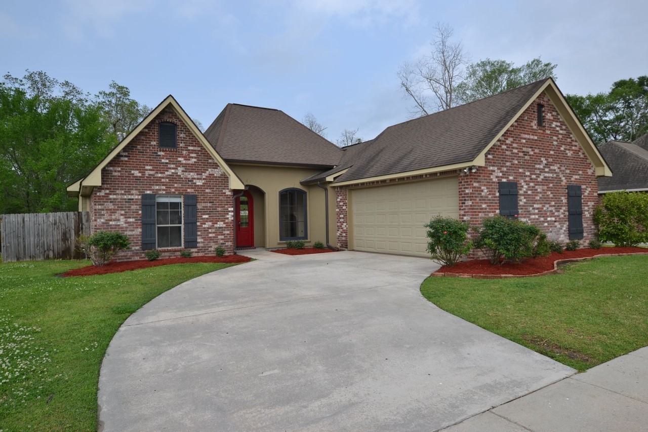 2691 Woodbend Dr - Photo 2 of 37